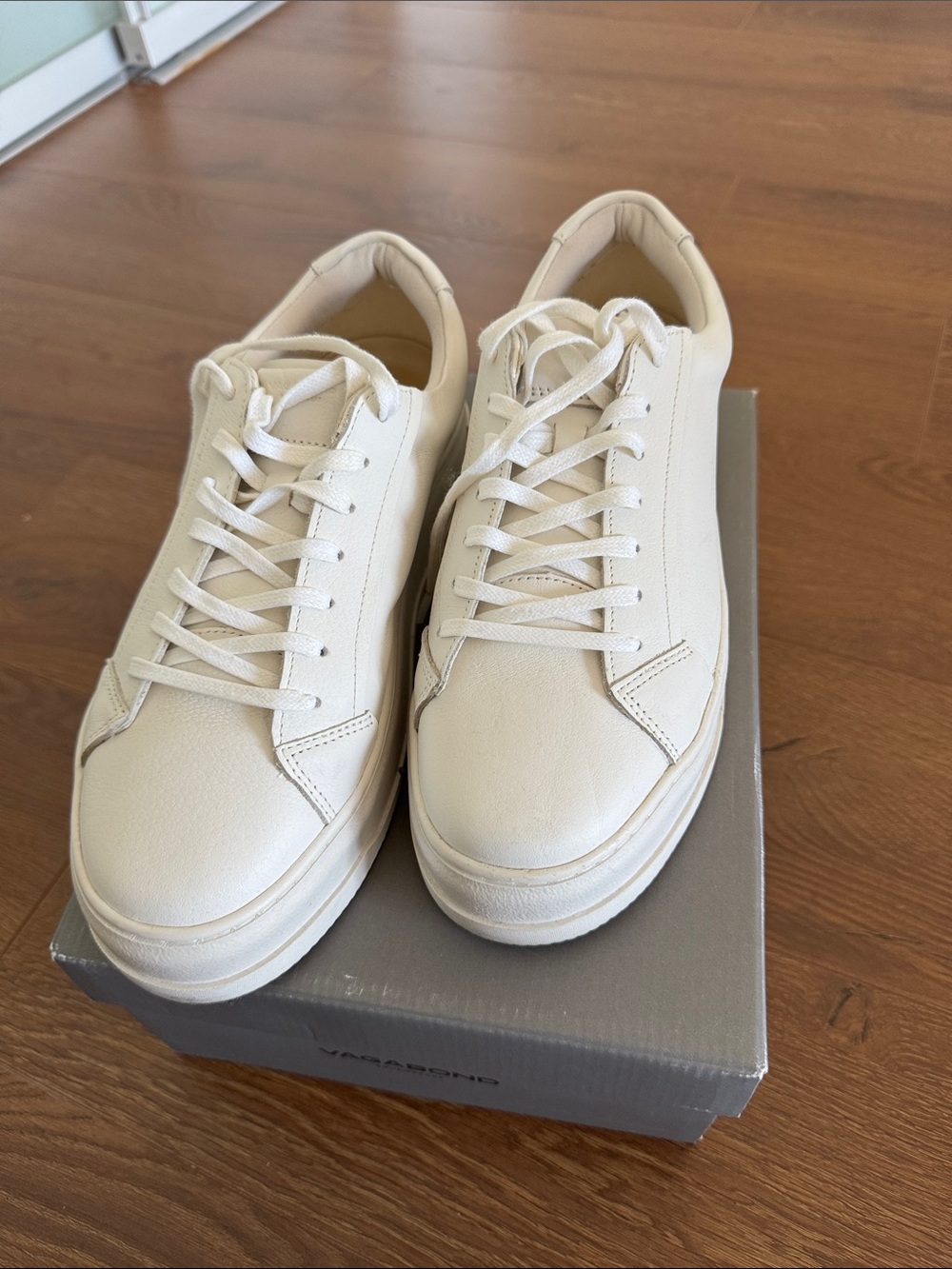 Vagabond Classic Low-Top Sneakers in Off-White